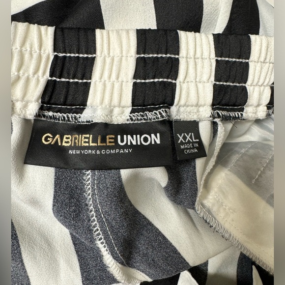 Gabrielle Union X New York & Company Wide-leg Black and White Stripes Pant - Picture 10 of 14